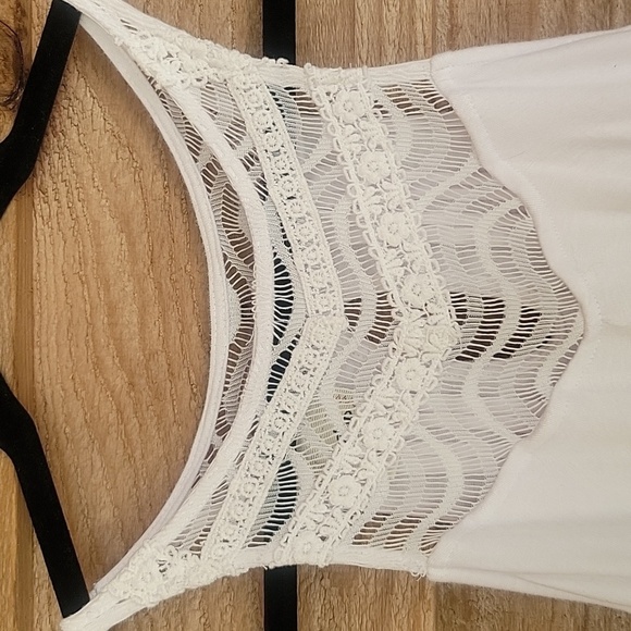 Daytrip XSmall White Tiered Tank with Lave Yoke - Picture 2 of 5